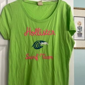 Hollister Women’s L t shirt
